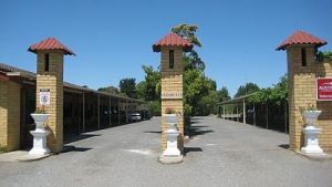 The Vineyards Motel - Lightning Ridge Tourism
