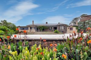 Eurambeen Historic Homestead and Gardens - Lightning Ridge Tourism